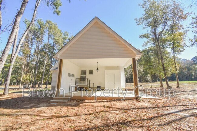 Building Photo - 885 Simmons Rd