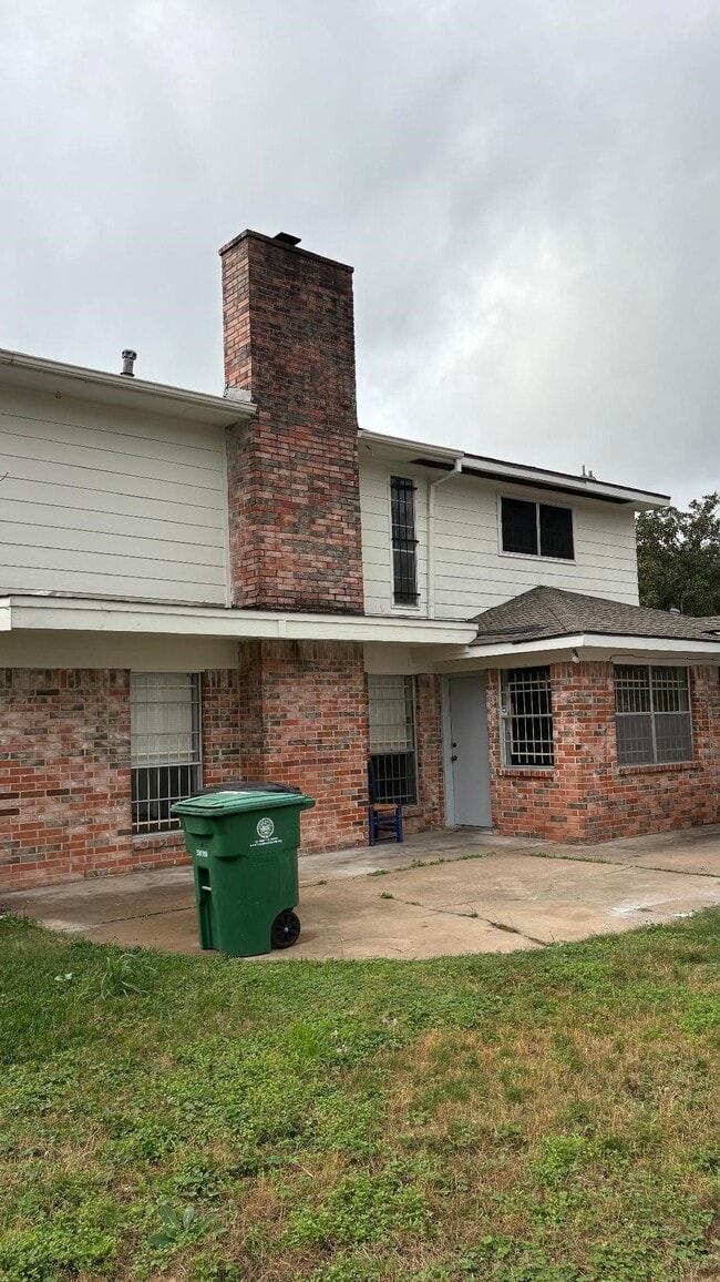 Building Photo - 8838 Stroud Dr