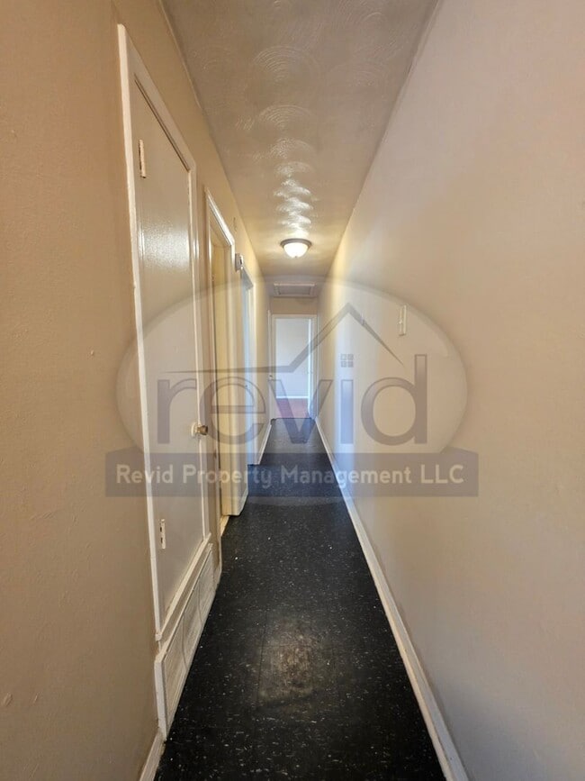 Building Photo - 2440 Charjean Cove