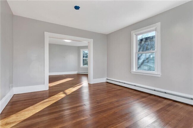 Building Photo - 352 Orms St