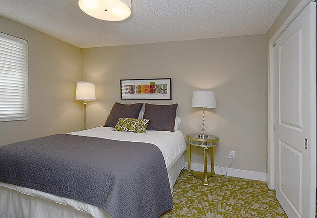 Building Photo - Boutique Apartments
