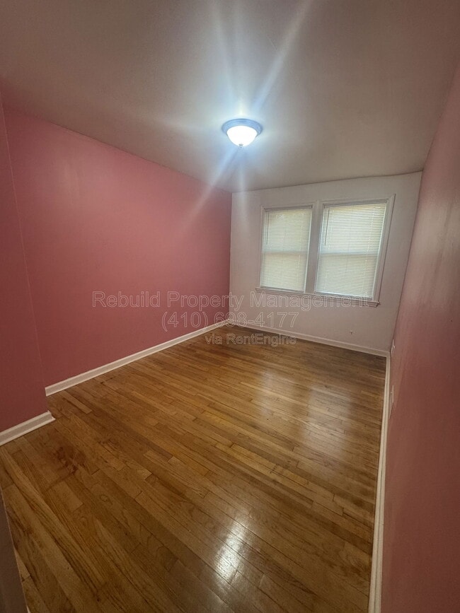 Building Photo - 4430 Shamrock Ave