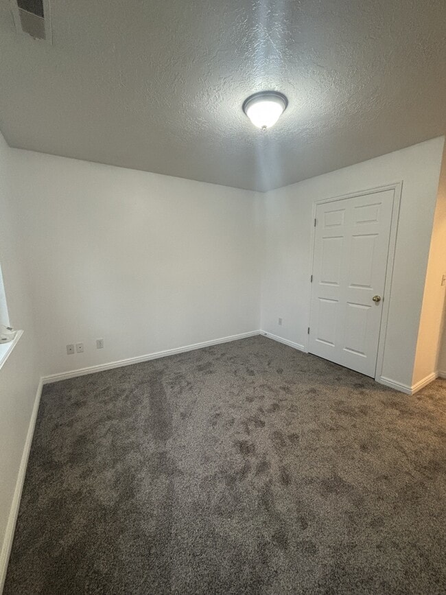 Building Photo - 8083 N Ridge Loop E
