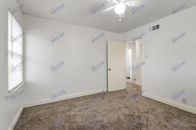 Building Photo - 2802 Materhorn Dr