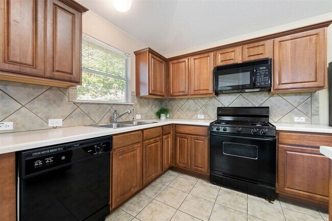Building Photo - 4423 Meadowside Ln