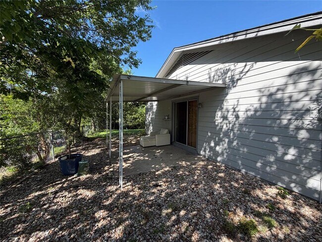 Building Photo - 1200 Warrington Dr
