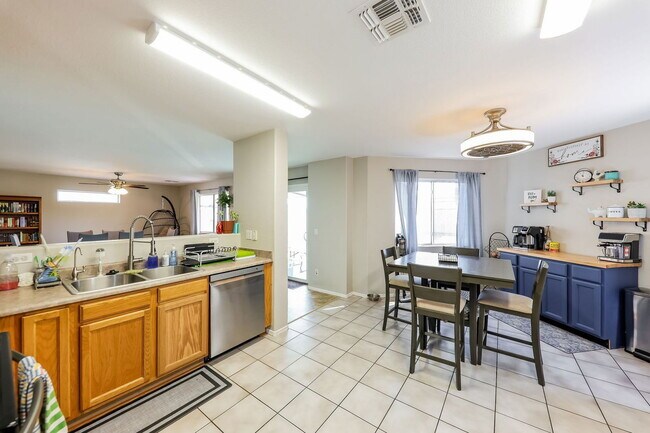 Building Photo - 5945 N 73rd Dr