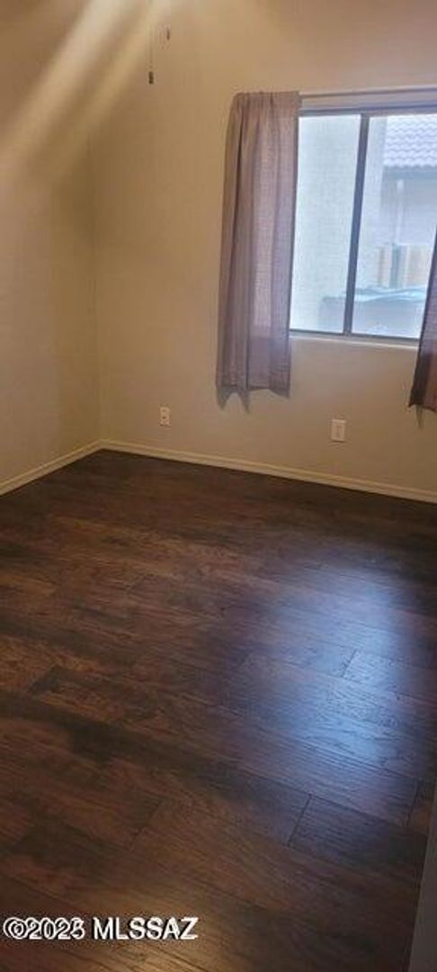 Building Photo - Northwest 4 Bedroom Pool Home