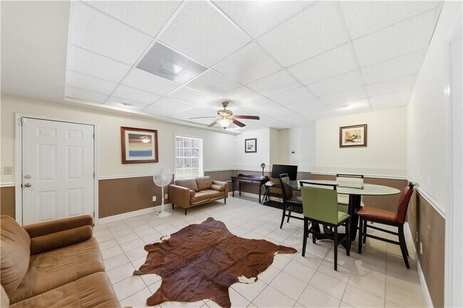 Building Photo - 260 Tabor Forest Dr