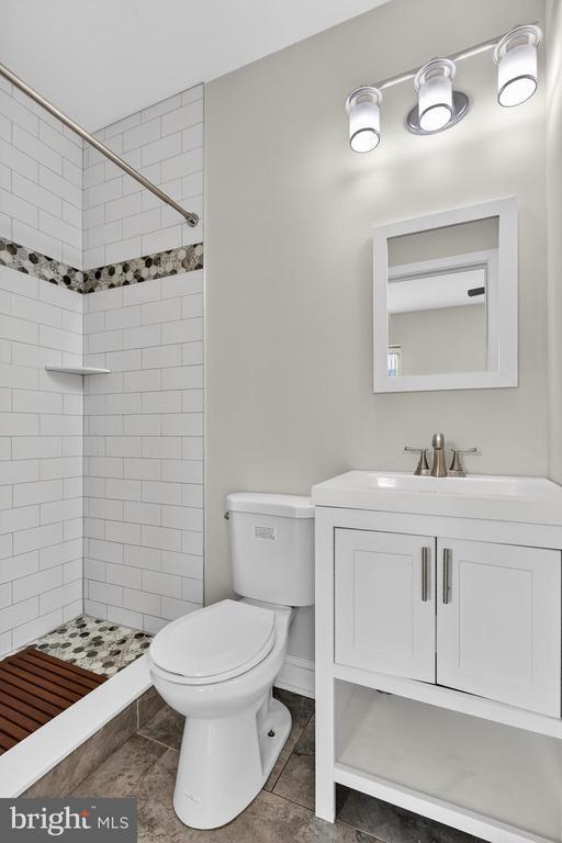 Building Photo - 2543 Nicholas St