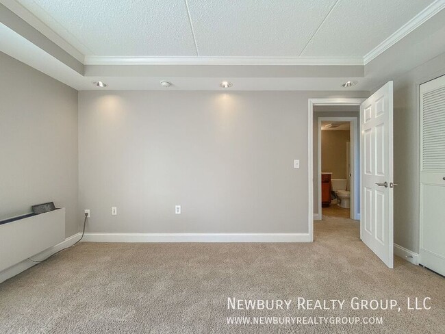 Building Photo - 530 N Main St