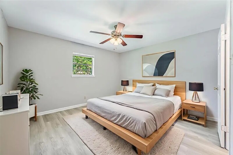 Building Photo - 1016 N Meadowlark Ln