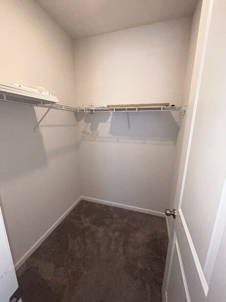 Building Photo - 228 Hillcrest Dr