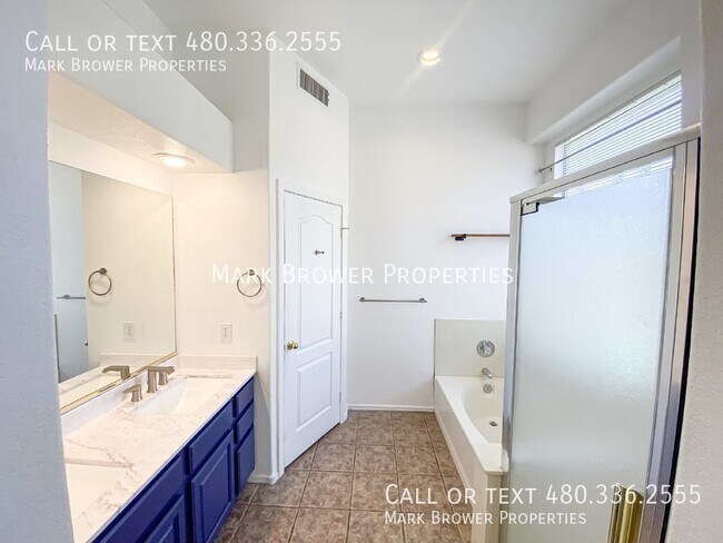 Building Photo - 3918 E Juanita Ave