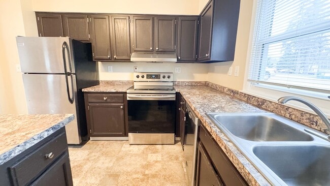 Building Photo - 707 Bong Blvd