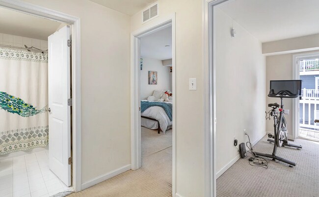 Building Photo - 6907 Stoddert Ln