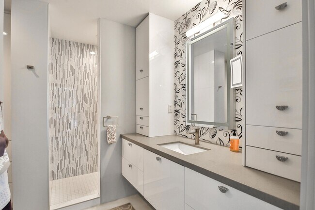 Building Photo - 47956 Silver Spur Trail