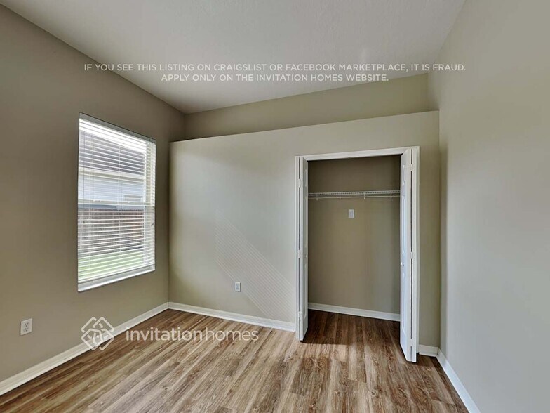 Building Photo - 3204 Hanging Vine Ct