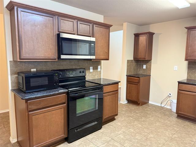 Building Photo - 1206 Rainer Dr