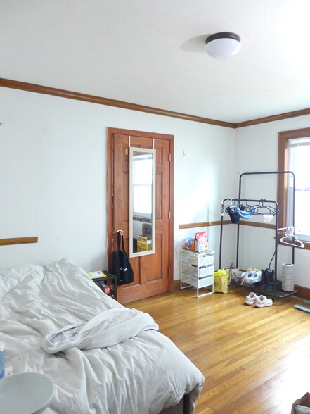 Building Photo - 22 Radnor Rd