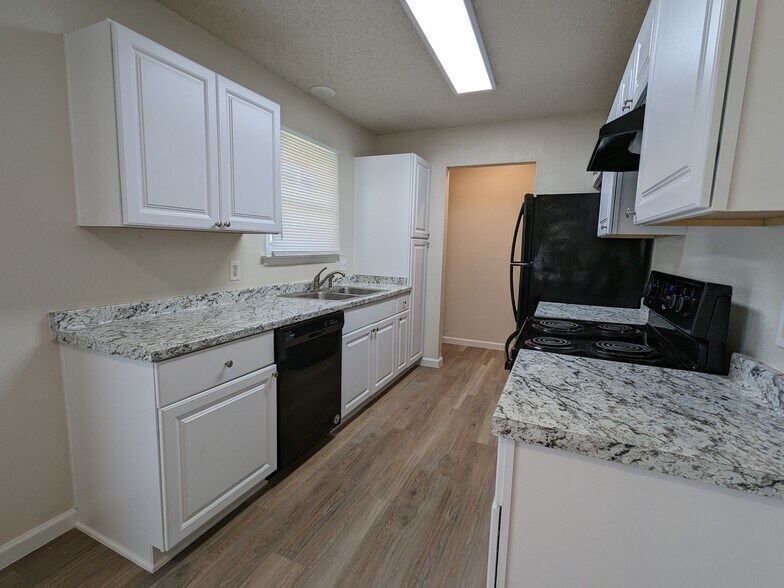 Building Photo - 3710 Trotwood Trl