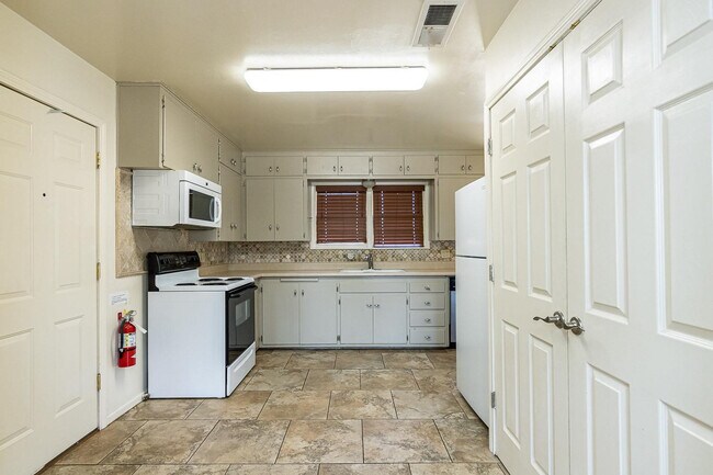 Building Photo - 3104 49th St