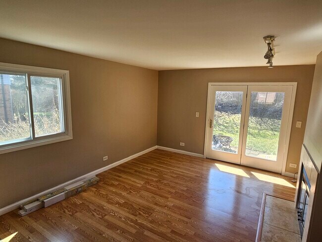 Building Photo - 687 Rosner Dr