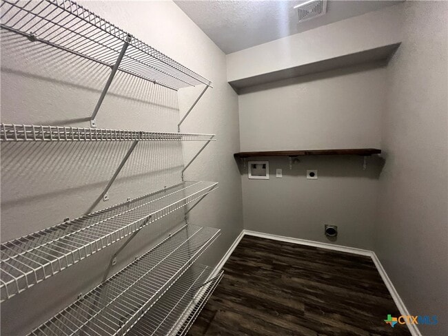 Building Photo - 663 Tom Kemp Dr