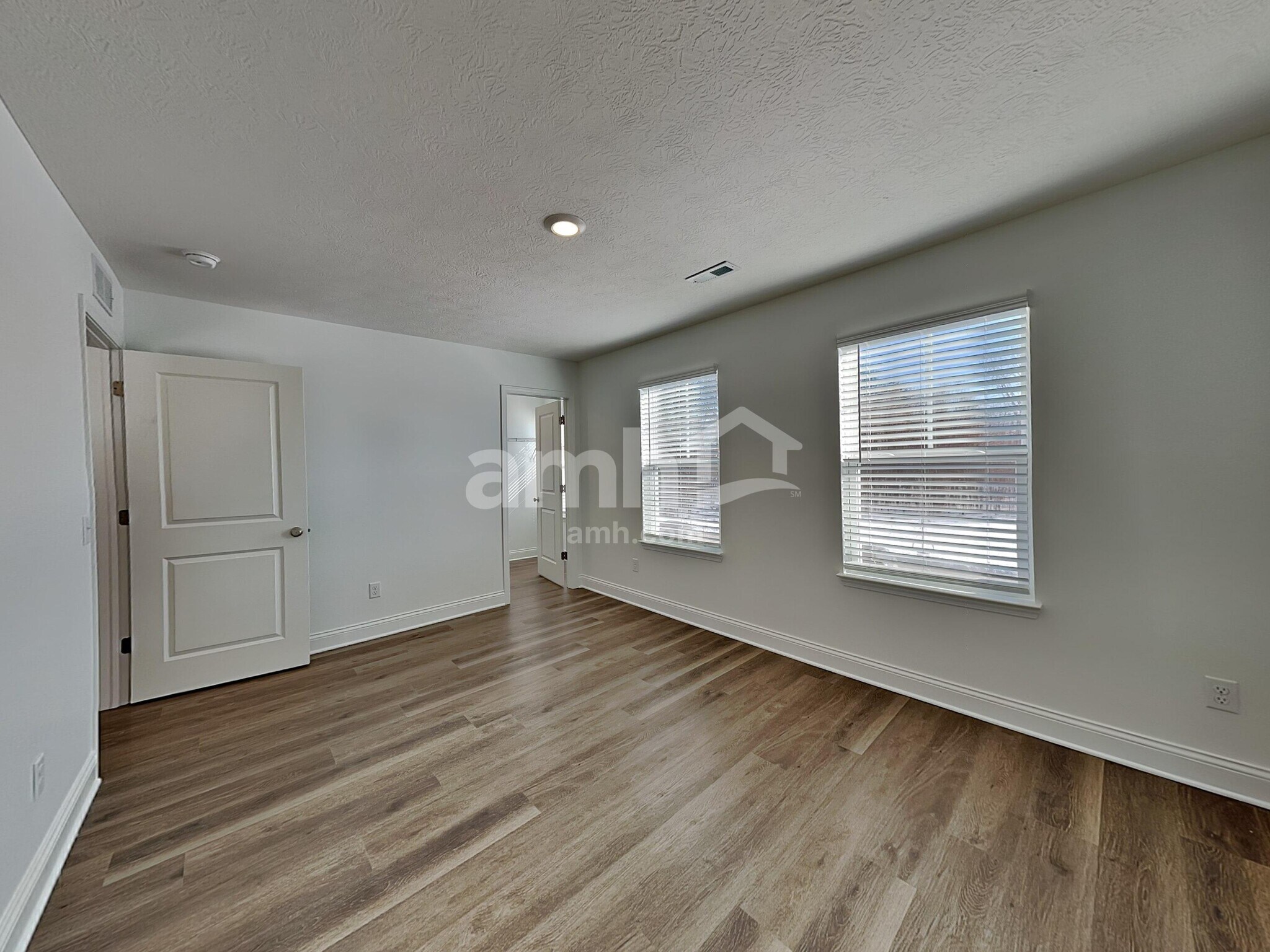 Building Photo - 233 Deanscroft Dr