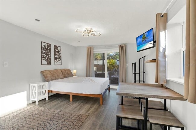 Building Photo - 5613 19th Ave S