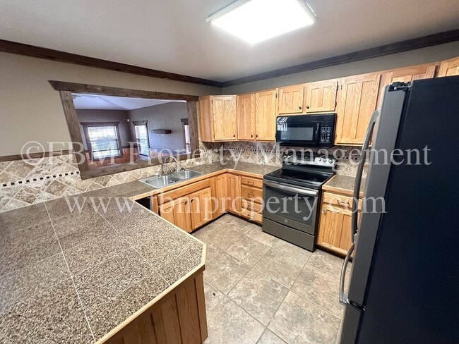 Building Photo - 605 Normandy - Charming 4 Bedroom, 2 Bathr...