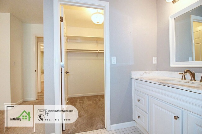 Building Photo - 966 Partridge Dr