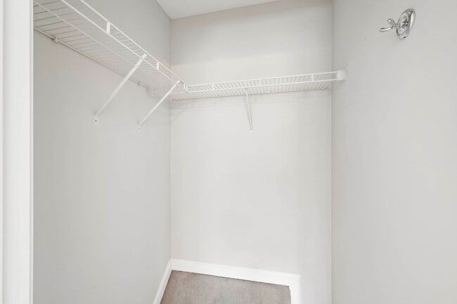 Building Photo - Gorgeous 3BR Townhome with Fresh Updates i...
