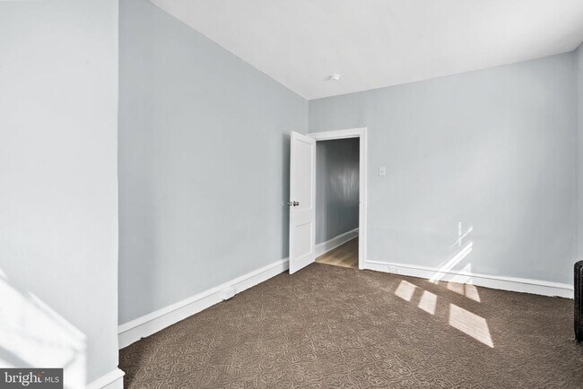 Building Photo - 4922 N 7th St