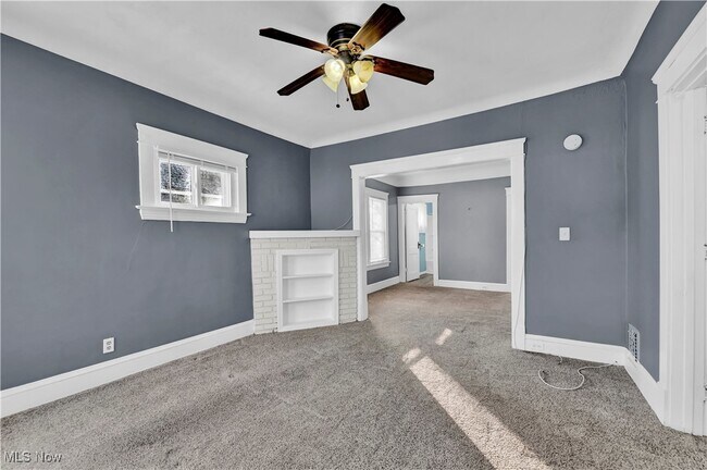 Building Photo - 1290 Hall Ave