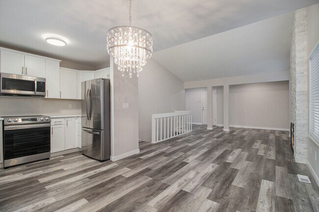 Building Photo - Stunning Greenwood Village Remodel!