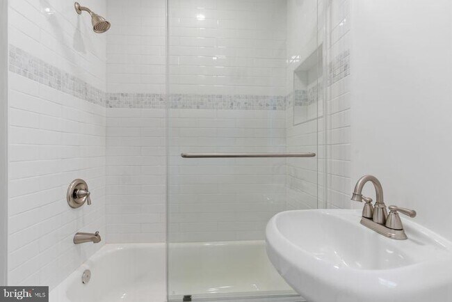 Building Photo - 4813 20th Pl N