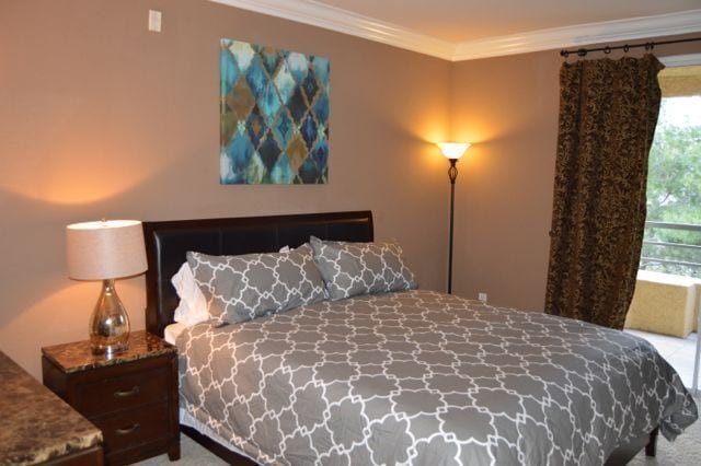 Building Photo - Meridian TOP FLOOR Luxury Condo with Strip...