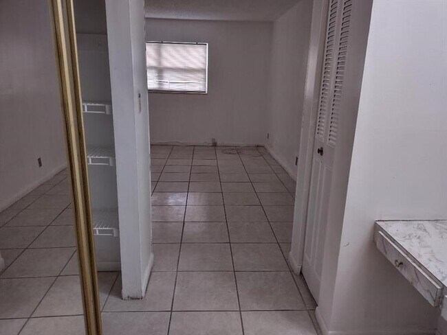 Building Photo - 2060 NW 48th Terrace