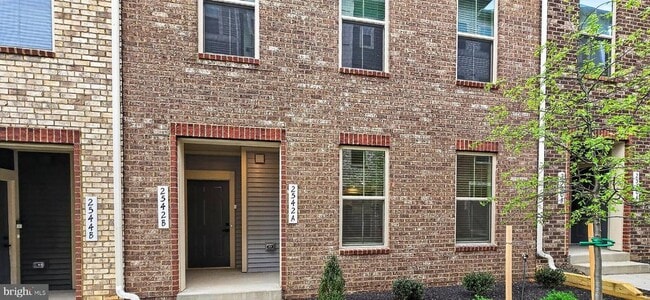 Building Photo - 2542 VERONA Pl