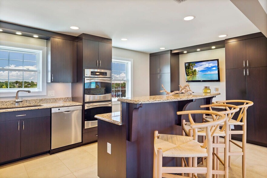 Building Photo - 3445 North Oceanshore Boulevard-SI FL2-ID1261598P