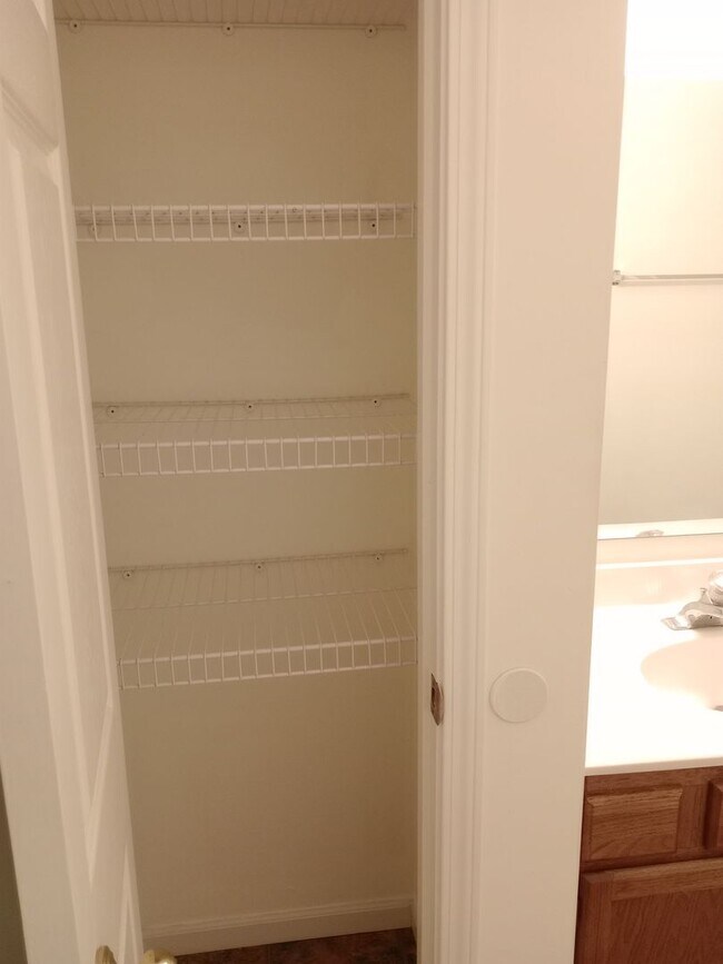 Building Photo - 2401-2403-2403 Northampton Dr