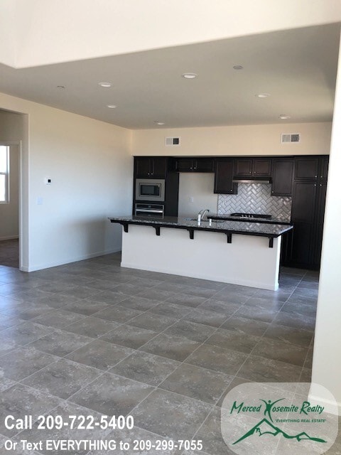 Building Photo - Bonadelle Neighboorhood 3 story home! Apply now to schedule viewing.