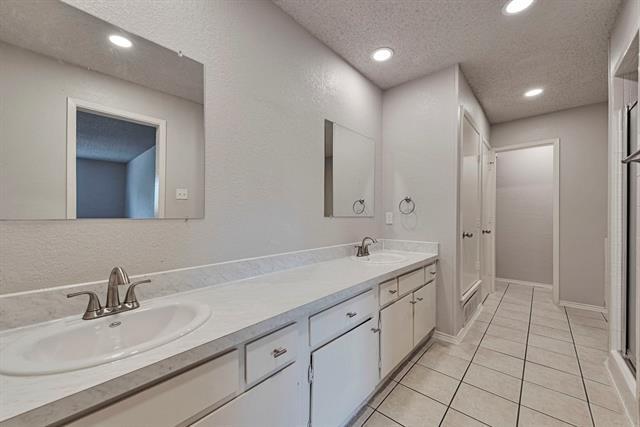 Building Photo - 1803 Ridgebrook Dr