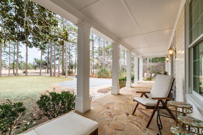 Building Photo - 2050 Midland Rd