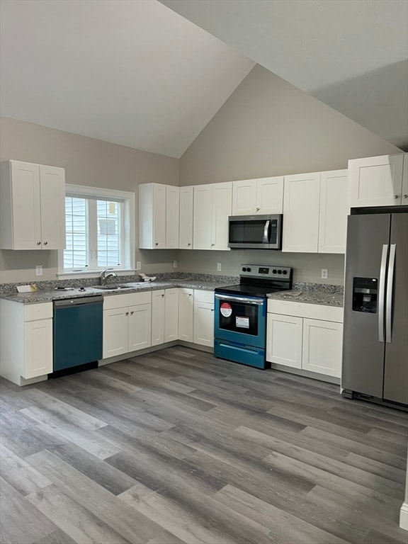 Building Photo - 5 Santana Wy