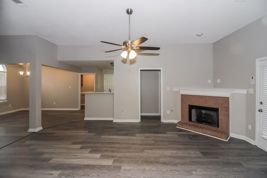 Building Photo - 9996 Houston Birch Dr