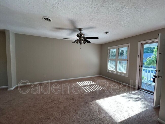 Building Photo - 4194 Spirea Dr