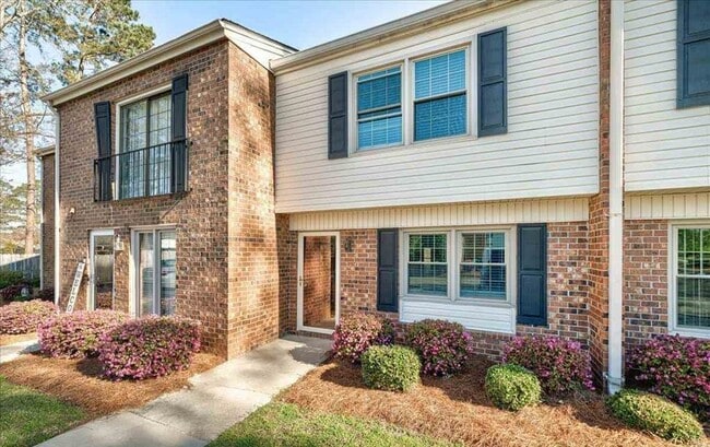 Building Photo - 731 Coventry Ln