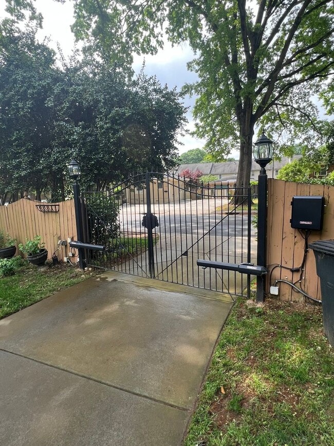 Building Photo - Gorgous 4 Bed 3.3 Bath house in the Sedgef...
